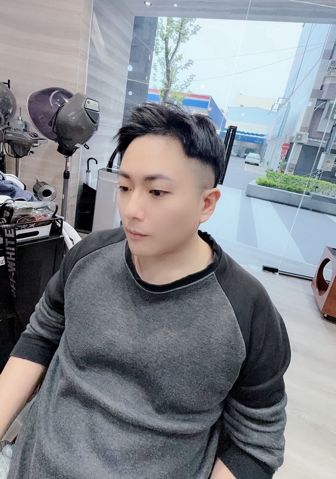 亞仁頭